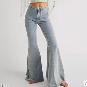 Free People Just Float On Super Flare Mid Rise Jeans Sea Mist Light Wash Size 24